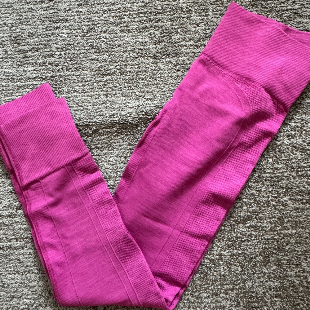 Pink lululemon leggings